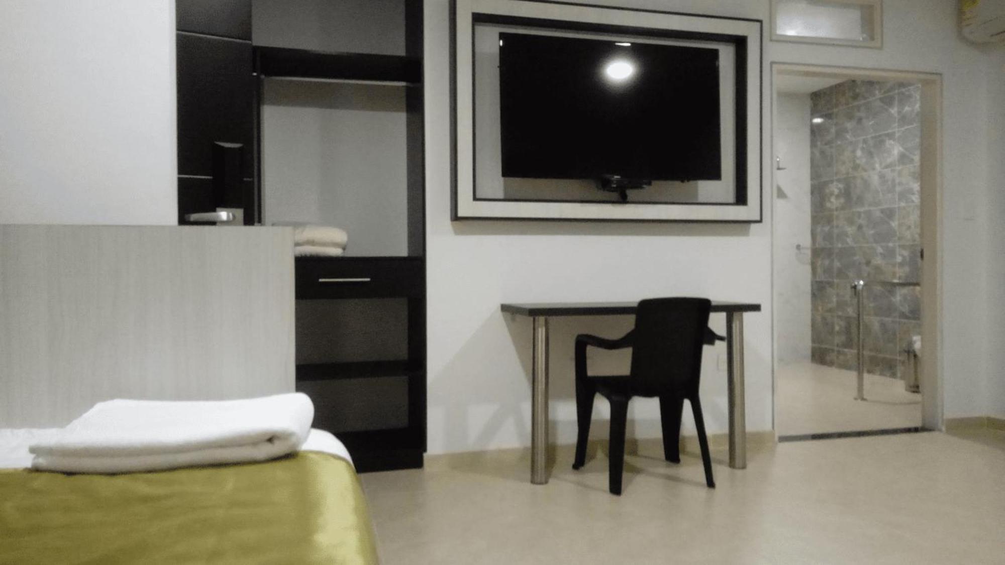 Hotel Andinos Plaza Florencia Florencia  Buitenkant foto
