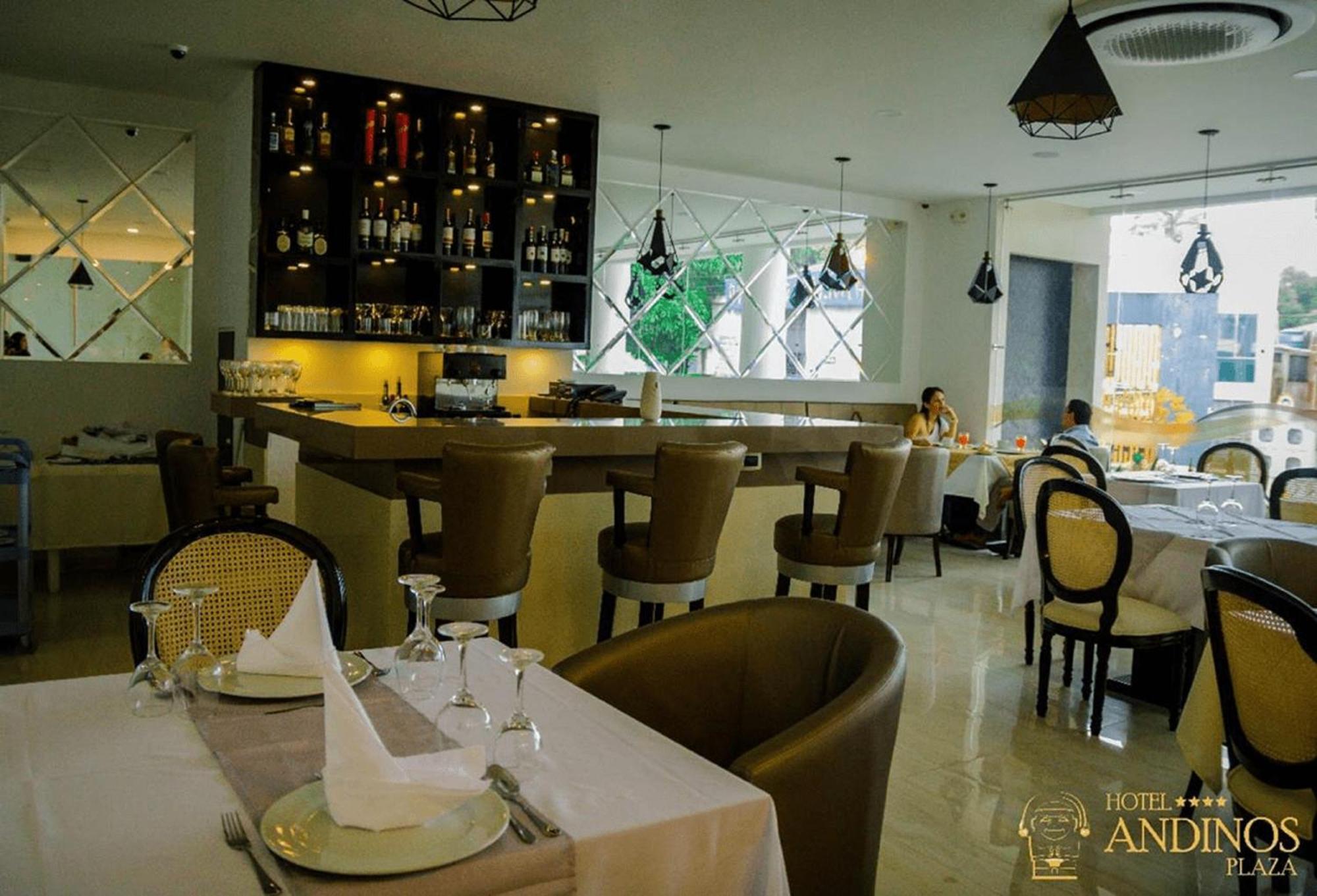 Hotel Andinos Plaza Florencia Florencia  Buitenkant foto