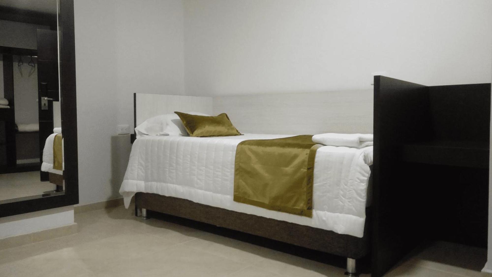 Hotel Andinos Plaza Florencia Florencia  Buitenkant foto