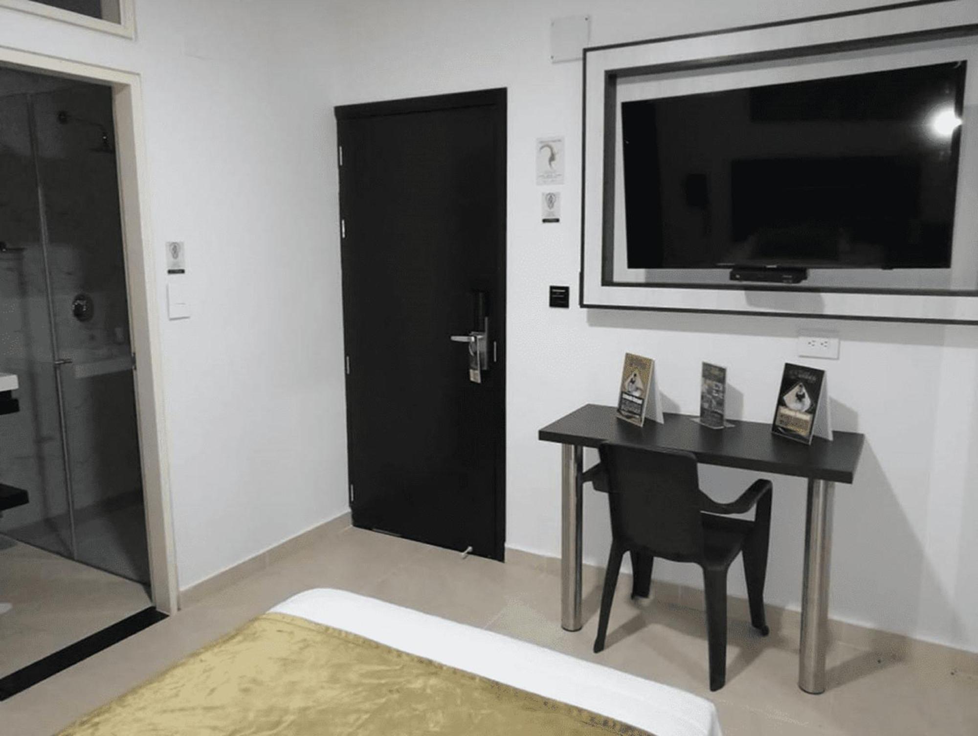 Hotel Andinos Plaza Florencia Florencia  Buitenkant foto